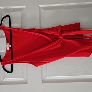 Express red tank with side tie